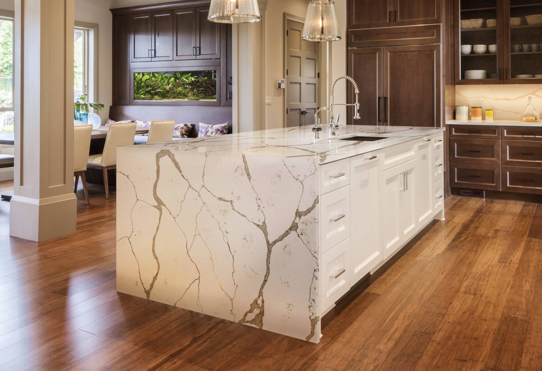 dbi_2015_zodiaq-calcatta-natura_kitchen-2200x1504-6-ddfae (1)